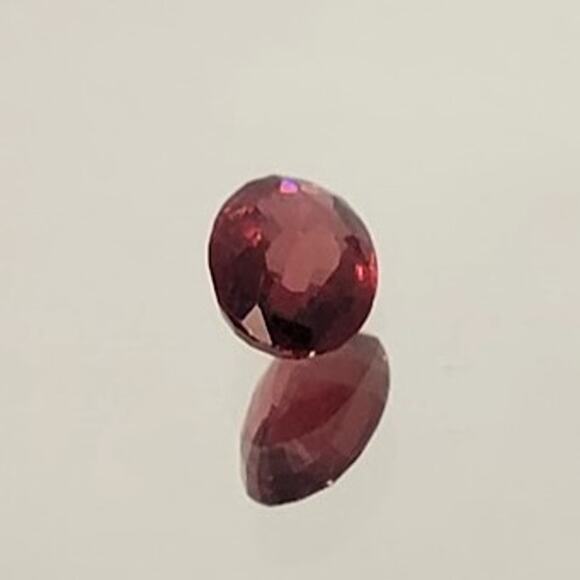 1.42 Carat Pigeon Blood Red Rhodolite Garnet! - Picture 6 of 7